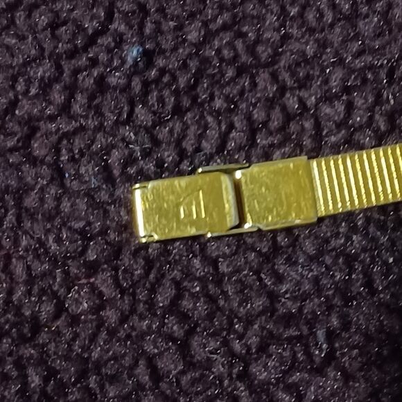 GRUEN Dainty Gold-Toned Diamond Quartz Analog Wristwatch - Picture 4 of 4